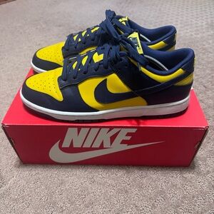 Nike Dunk Low Michigan (2021)